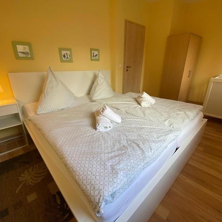 Apartments In Der Kopenhagener Strasse Росток Екстер'єр фото