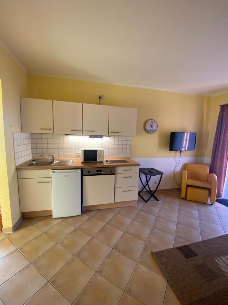 Apartments In Der Kopenhagener Strasse Росток Екстер'єр фото