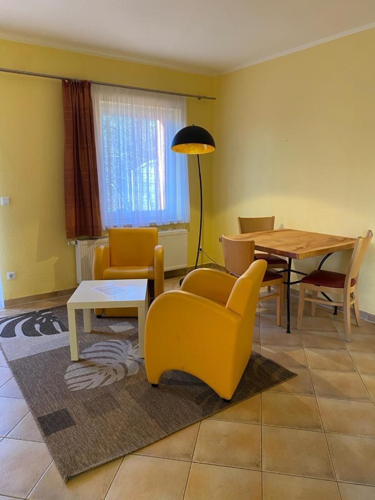 Apartments In Der Kopenhagener Strasse Росток Екстер'єр фото