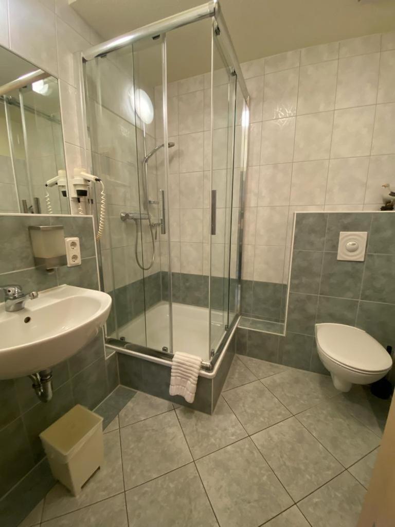 Apartments In Der Kopenhagener Strasse Росток Екстер'єр фото