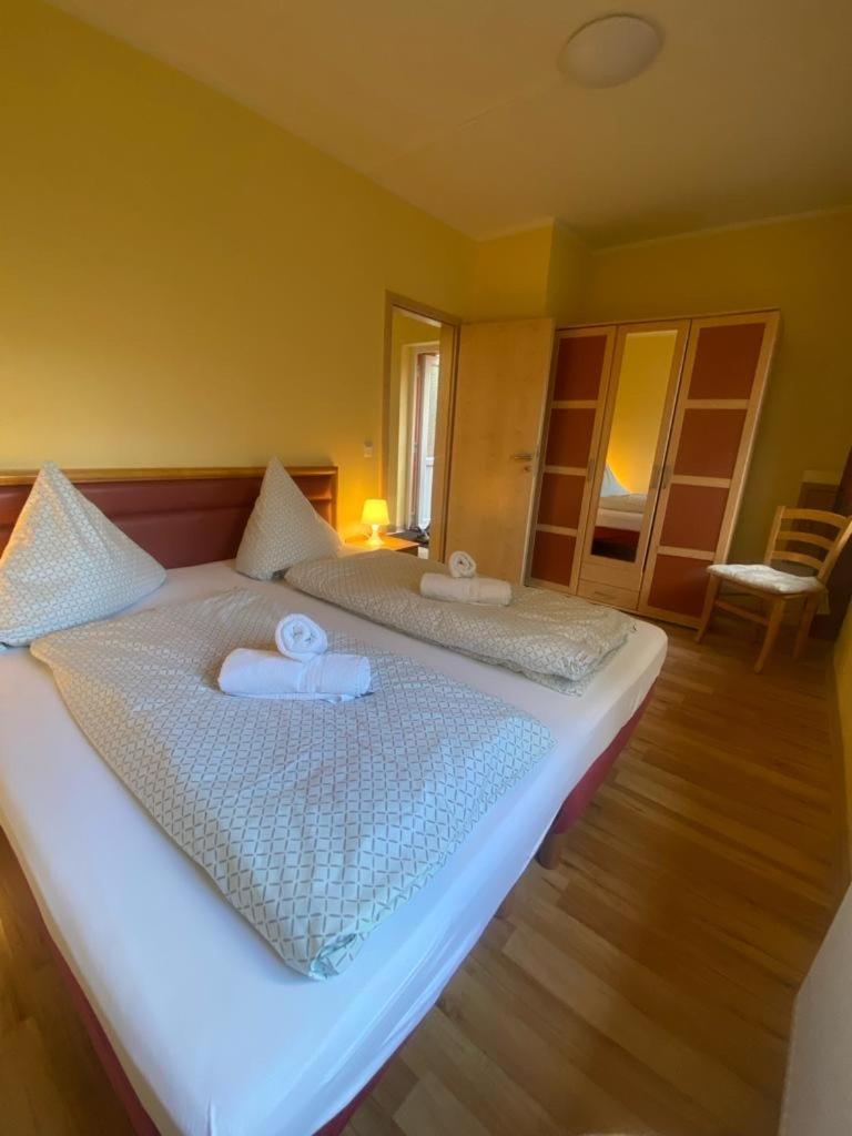 Apartments In Der Kopenhagener Strasse Росток Екстер'єр фото